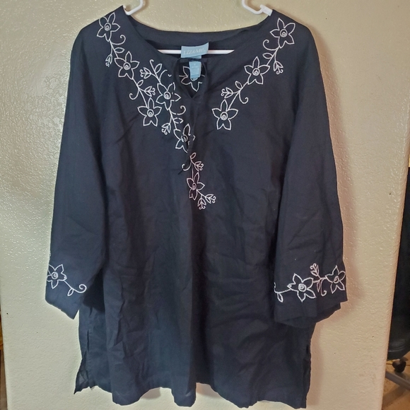 Liz & Me Tops - Liz & Me black embroidered floral boho blouse 1X